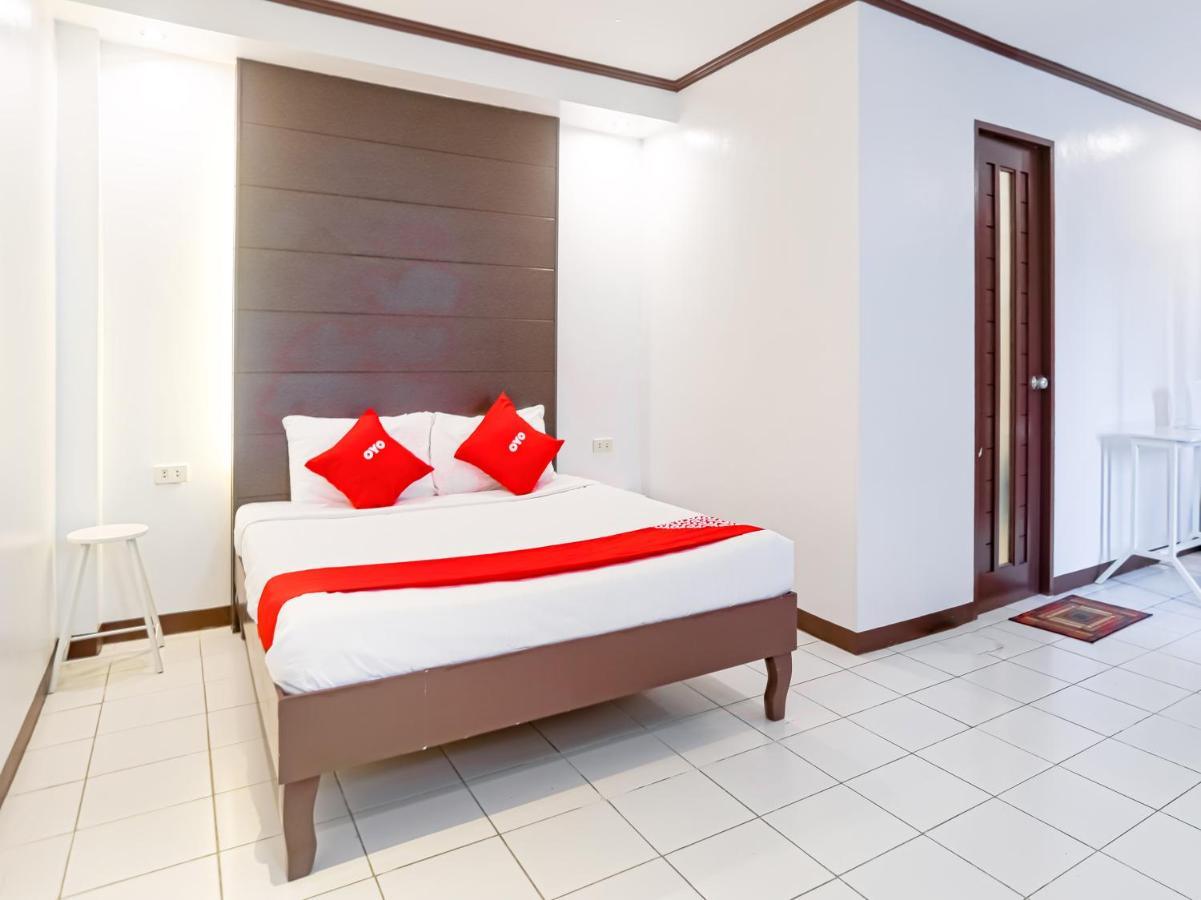 Oyo 759 Royal South Garden Suites Tagaytay City Exteriér fotografie